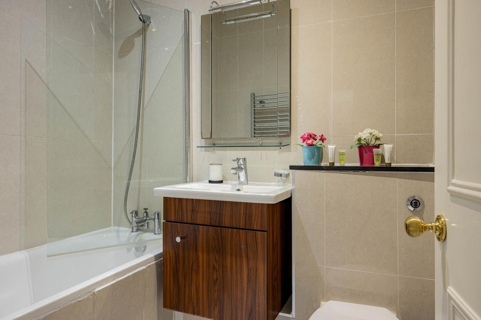 Picktheplace Lancaster Gate Лондон Экстерьер фото